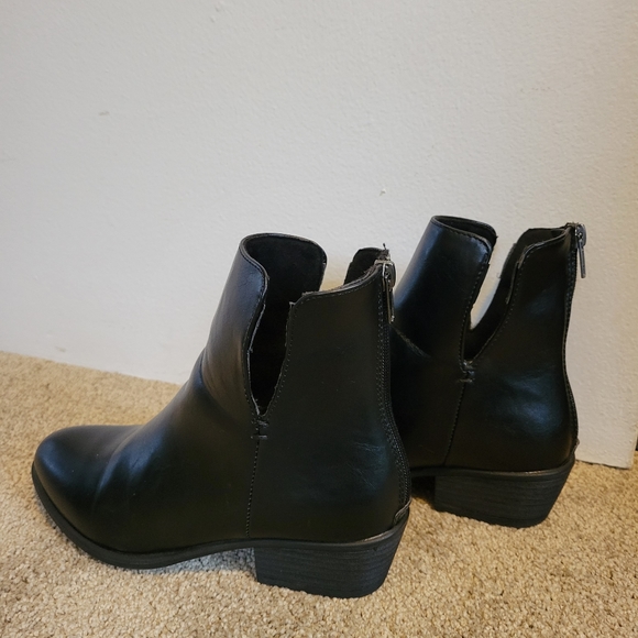 Pierre Dumas Black Faux Leather City Ankle Boot - Picture 4 of 9